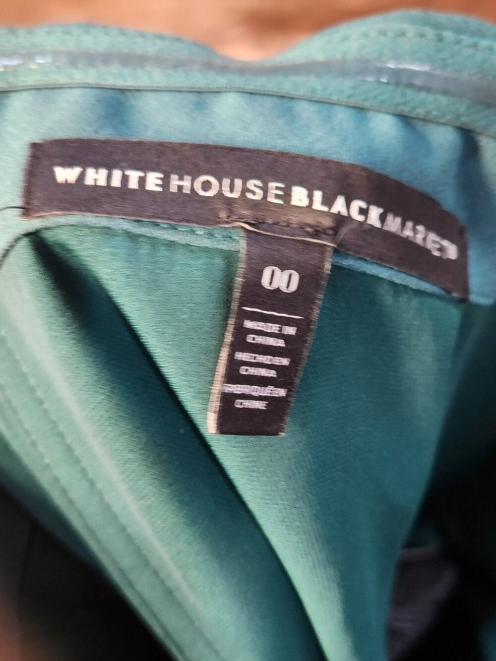 WHITE HOUSE BLACK MARKET Green Draped Crop Top – Asymmetric Hem – Size 00 - Picture 8 of 8